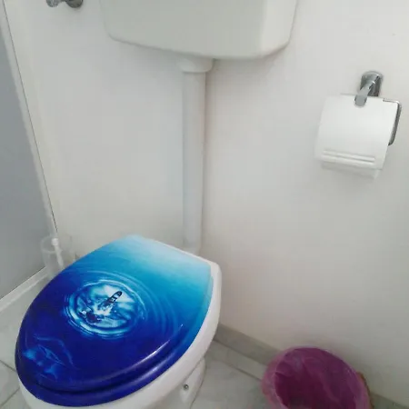 Damarilu Pensión 3*